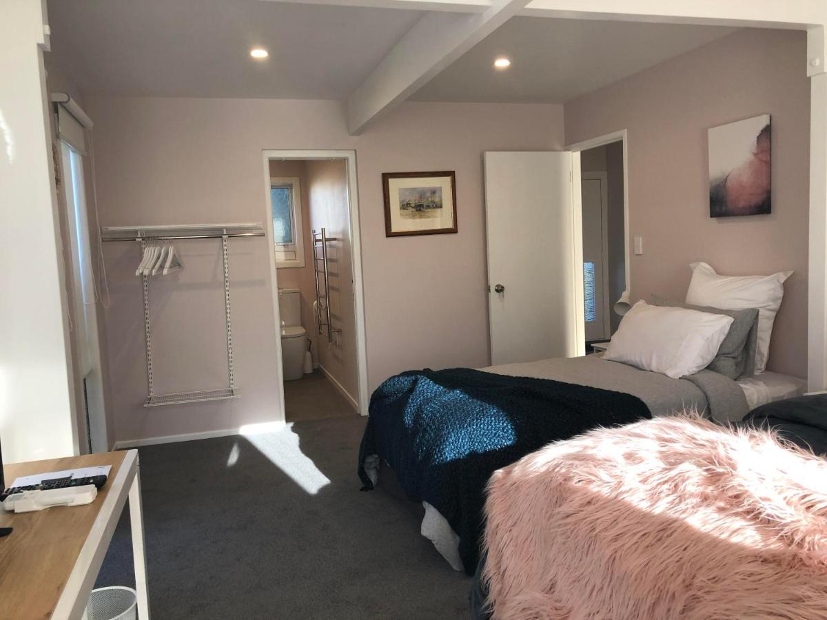 Allie'S Hill Top Haven Bed & Breakfast Whanganui Exterior photo